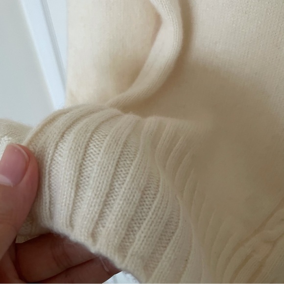 COPY - 100% cashmere turtleneck sweater (beige, size XS/S) - Picture 4 of 9
